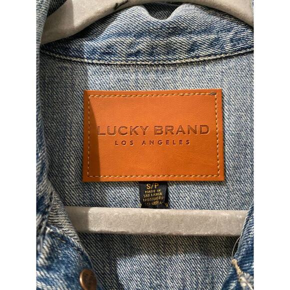 Lucky Brand Blue Boyfriend Trucker Distressed Denim Jeans Jacket Size Small - Picture 4 of 5